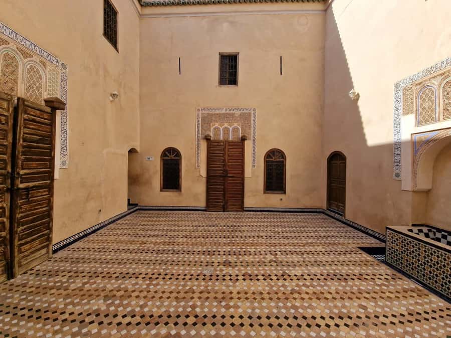 Marrakech: Bahia Palace Guided Tour with Skip-the-Line Entry - The walk back: Maze-like Medina lanes, photo stops, and hidden corners