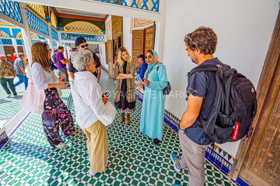 Marrakech: Bahia Palace, Madrasa Bn Yousef, Souk Medina Tour - Starting in the right place: Cafe Argana and quick orientation