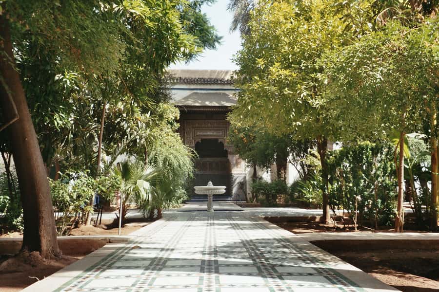 Marrakech: Bahia Palace, Saadian Tombs, & Koutoubia Mosque - Mellah (Jewish Quarter) Walking Stop: Small Time, Clear Context