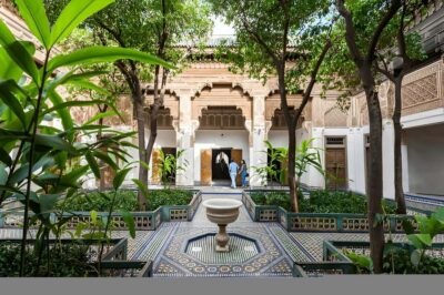 Marrakech: Bahia Palace, Saadian Tombs, & Koutoubia Mosque - Bahia Palace Courtyards and Mosaic Rooms: Why This Palace Is Famous