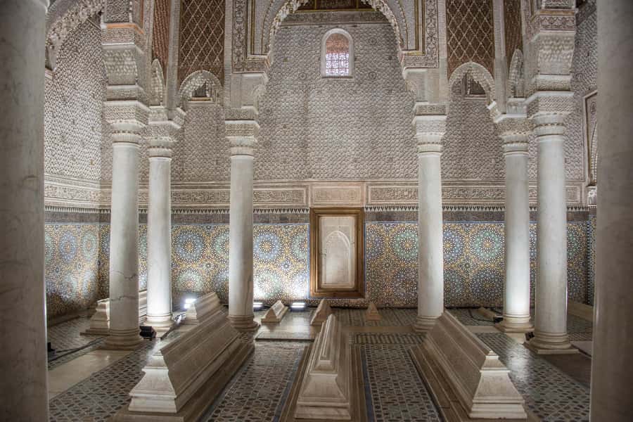 Marrakech: Bahia Palace, Saadian Tombs & Medina Guided Tour - Koutoubia Mosque, Mellah, and Bab Agnou Gate: seeing faith and community from street level