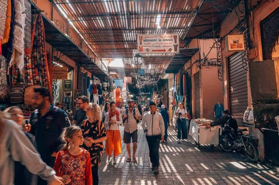 Marrakech: Bahia Palace, Saadian Tombs & Medina Walking Tour - Value for money: what $16 buys (and what it doesn’t)