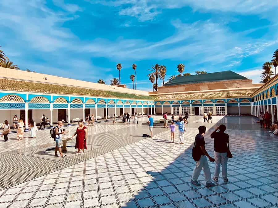 Marrakech: Bahia Palace, Saadian Tombs & Top Highlights Tour - Meet at Café Argana and get your bearings fast