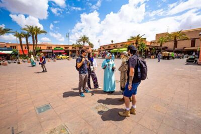Marrakech: Bahia Palace, Saadian Tombs & Top Highlights Tour - Koutoubia Mosque exterior: the landmark you’ll recognize again and again
