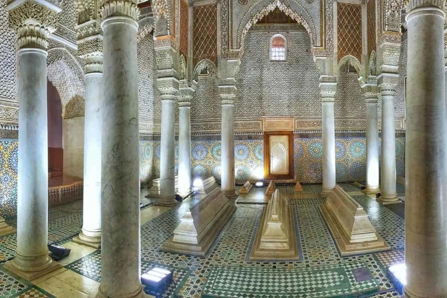 Marrakech: Saadian Tombs, Bahia Palace, Medina and Souk Tour - Why this Marrakech tour starts at Cafe ARGANA