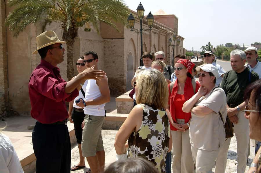 Marrakech: Saadian Tombs, Bahia Palace, Medina and Souk Tour - Koutoubia Mosque: the skyline landmark that sets the tone