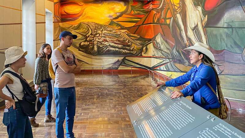 Mexico City: Chapultepec Castle and Anthropology Museum Tour - Your bilingual guide: the difference between seeing objects and understanding them