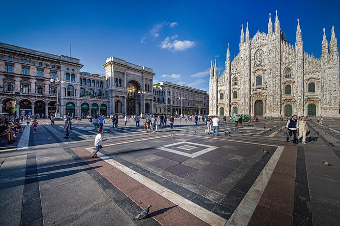 Milan: Duomo, Scala, Sforza Castle and Last Supper Private Tour - La Scala area: iconic streets without the inside ticket pressure