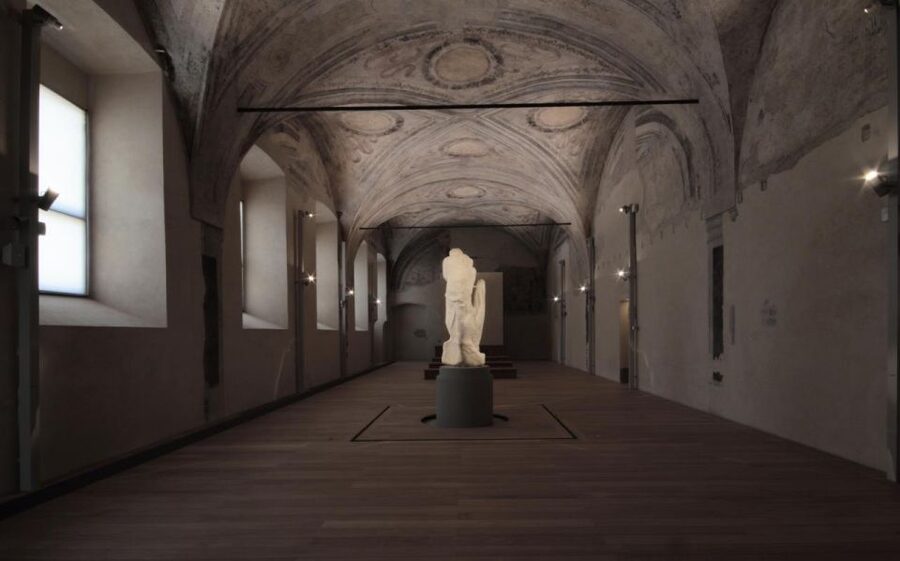 Milan: Duomo, Sforza Castle, and Pieta Guided Tour - Piazza della Scala and Teatro alla Scala: See the Stage Without a Ticket