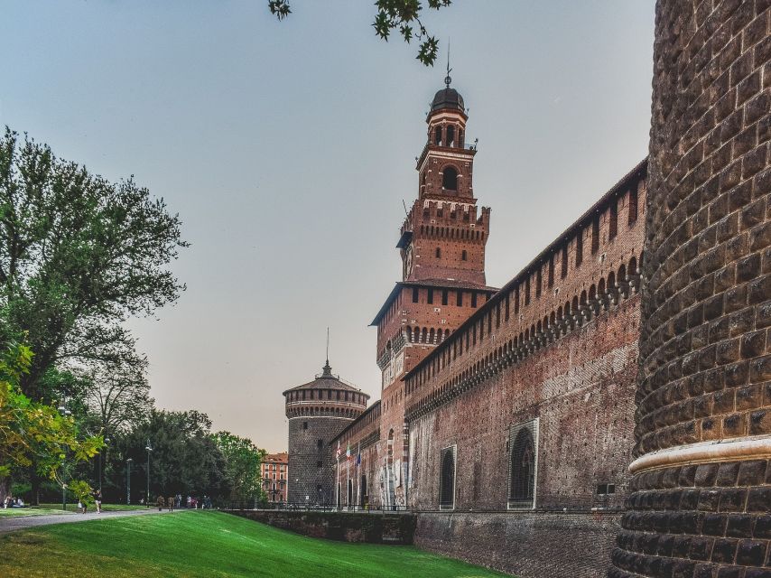 Milan: Sforza Castle and Michelangelo's Pietà Rondanini Tour - Filarete Tower and Castle Survival: How Milan Kept This Place Alive