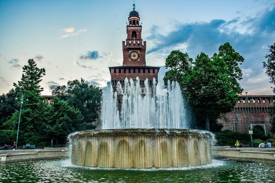 Milan: Sforza Castle and Michelangelo's Pietà Rondanini Tour - Tour Pace, Headphones, and What “Small Group” Really Feels Like