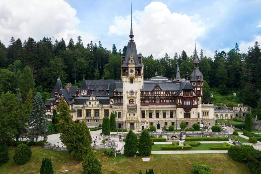 Minivan 8: Peles & Dracula's Castle and Brasov Full-Day Trip - Timing, Tickets, and Lunch: Making a Long Day Work