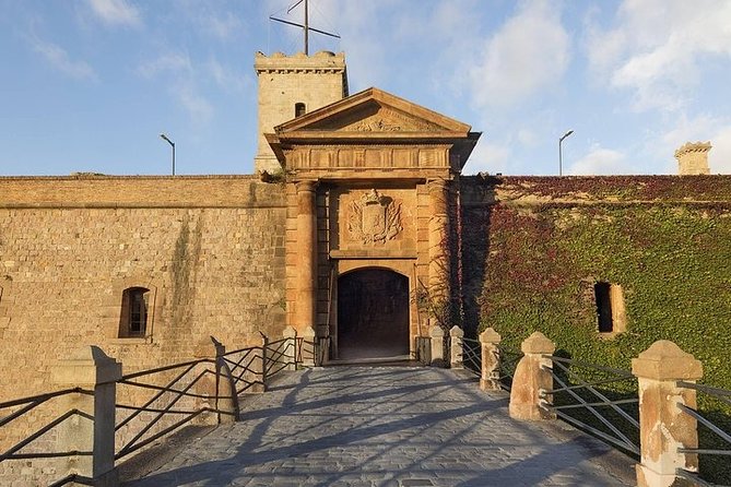 Montjuïc Cable Car & Magic Fountain Barcelona Private Tour - Tower of the Castle: the 360° view (and Pyrenees if you’re lucky)