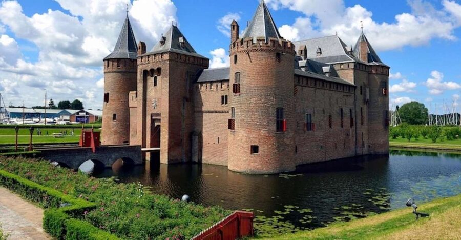 Muiden: Entry Ticket to Muiderslot Castle - The museum focus: Middle Ages and the 17th century