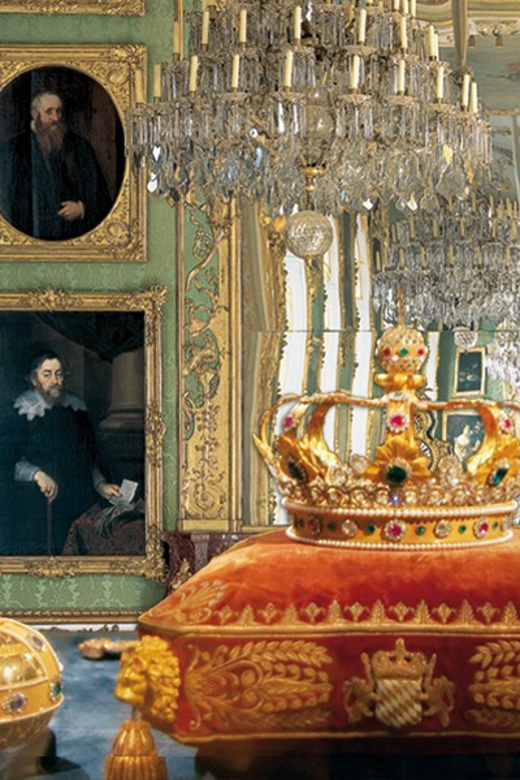 Munich: Classical Concert at the Residenz Palace - Dress for the chapel: temperature is the one real variable