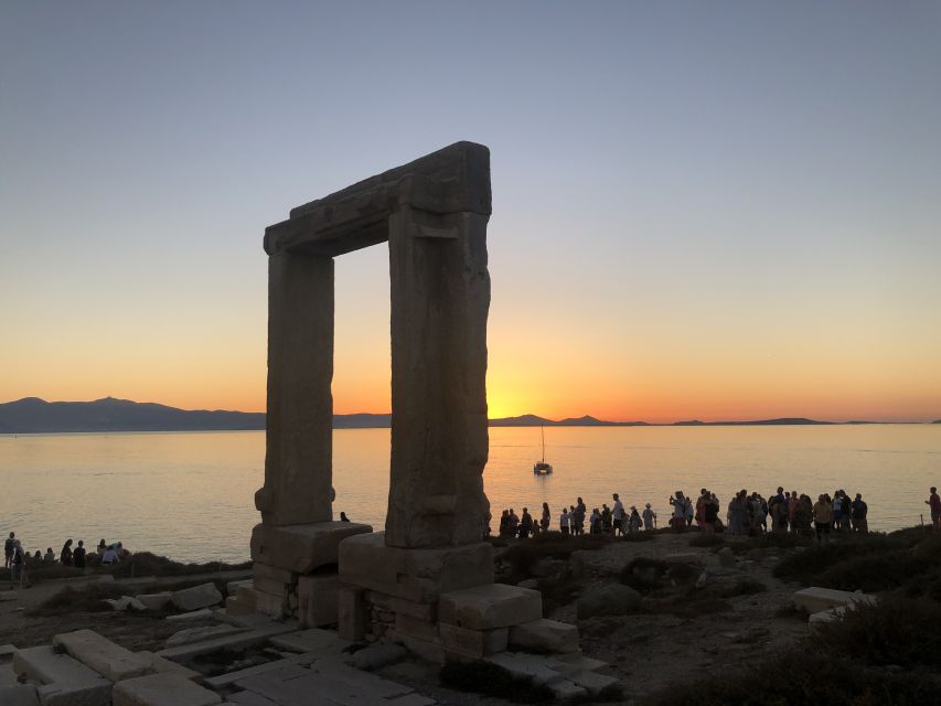 Naxos: Old Town, Castle & Portara Guided Sunset Tour - Apollo’s Temple and Portara at sunset: the moment you came for