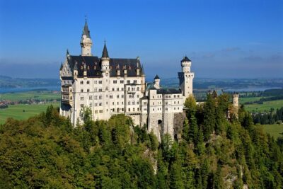 Neuschwanstein Castle and Linderhof Palace Day Trip from Munich - The Coach Ride: English Guide, Audio at Neuschwanstein, and Comfort