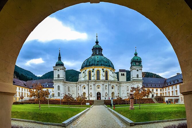 Neuschwanstein Castle, Ettal Abbey and Oberammergau Private Tour from Munich - The walk from Hohenschwangau and the practical pace