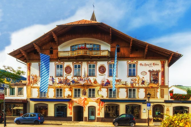Neuschwanstein Castle, Ettal Abbey and Oberammergau Private Tour from Munich - Horse carriage down to Hohenschwangau: fun, and sometimes weather-dependent