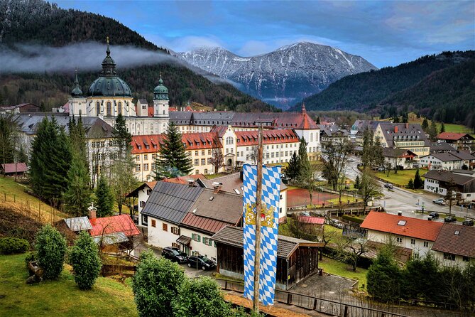 Neuschwanstein Castle, Ettal Abbey and Oberammergau Private Tour from Munich - Oberammergau free time: Passion Play village culture in real time
