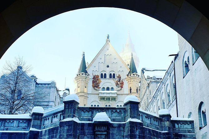 Neuschwanstein Castle Skip-the-Line Private Tour for Groups - Getting to the Neuschwanstein viewpoint: the Marienbrücke photo moment