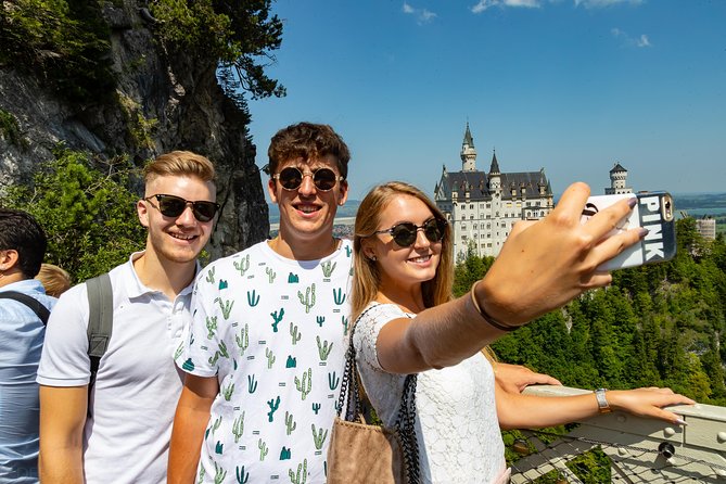 Neuschwanstein & Linderhof Castle-Fairytale Day Tour from Munich - Munich to the Castles: What the Coach Day Really Feels Like