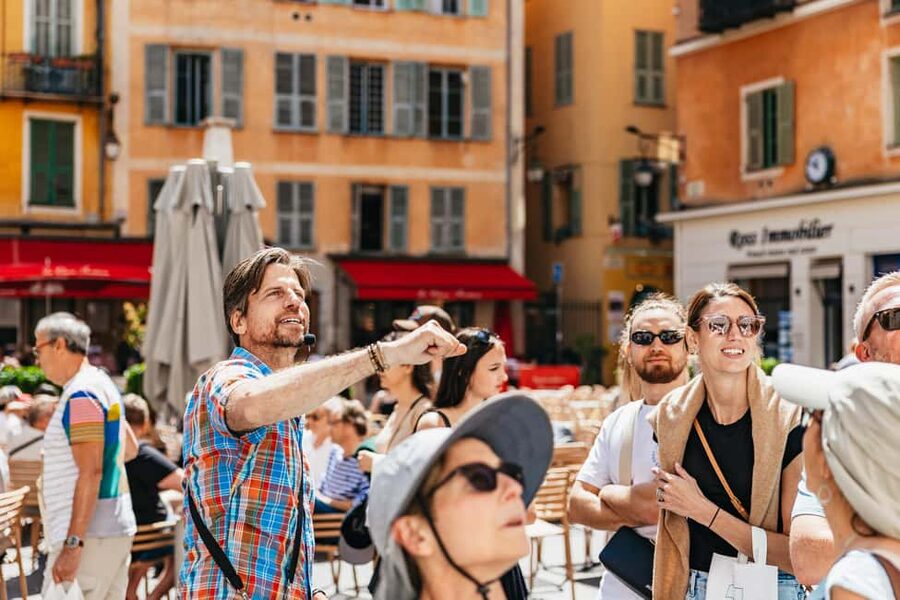 Nice: Old Town & Castle Hill Informative Guided Walking Tour - Meeting at the Centenary Monument and getting your bearings fast