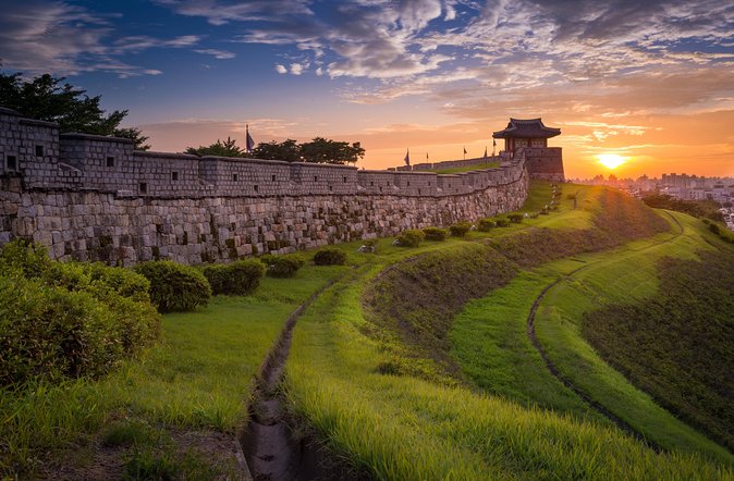 Night View Tour to Suwon Hwaseong Fortress from Seoul - Janganmun and Hwaseomun: small gate time, big visual payoff