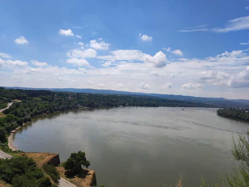 Novi Sad: Walking Tour city center and Petrovaradin Fortress - Danube Park and the river: a green pause before the fortress climb