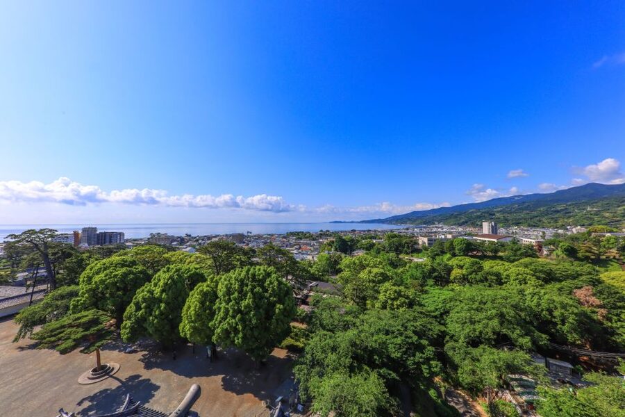 Odawara: Odawara Castle Tenshukaku Entrance Ticket - Stairs to the highest tower: the Sagami Bay view that people chase