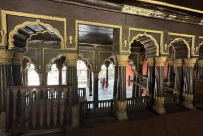 Old Bangalore Historical Walk thro Palace, Temples, Fort & Market - Tipu Sultan’s Summer Palace: Teak Wood and Islamic Architecture