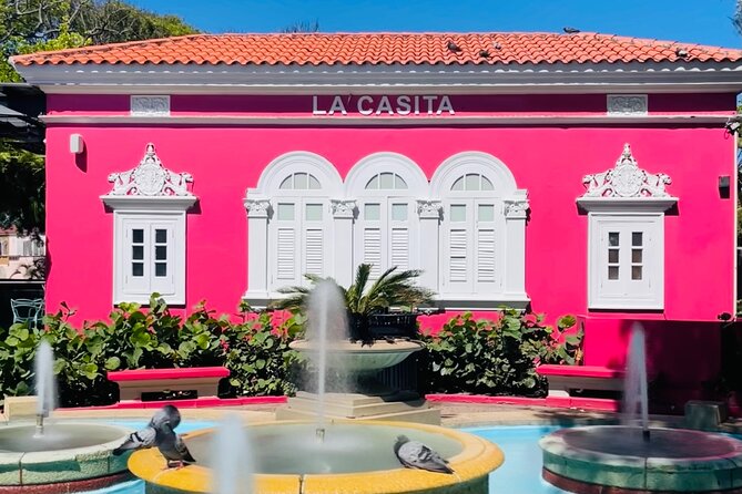 Old San Juan and El Morro Castle Walking Tour - La Casa Estrecha: the narrow building that teaches perspective