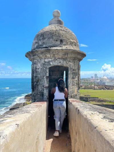Old San Juan: San Cristobal Castle and Old Town Walking Tour - Meeting at Plaza Colón and surviving the first uphill stretches