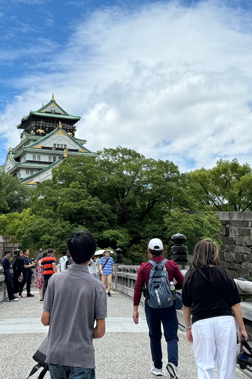 Osaka: Osaka Castle & Historical Museum Guided Tour - Logistics that matter: meeting point, tickets, and the pace of museum learning