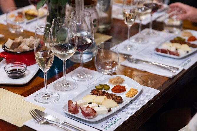 Palace District Evening Culinary, Wine, and History Walk - Key highlights at a glance