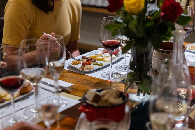 Palace District Evening Culinary, Wine, and History Walk - Palace Quarter at 5 pm: why this evening walk works