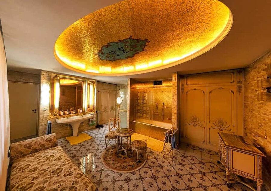 Palace of Parliament, Ceausescu House & Village Museum - Palace of Parliament: why this building feels bigger than your expectations