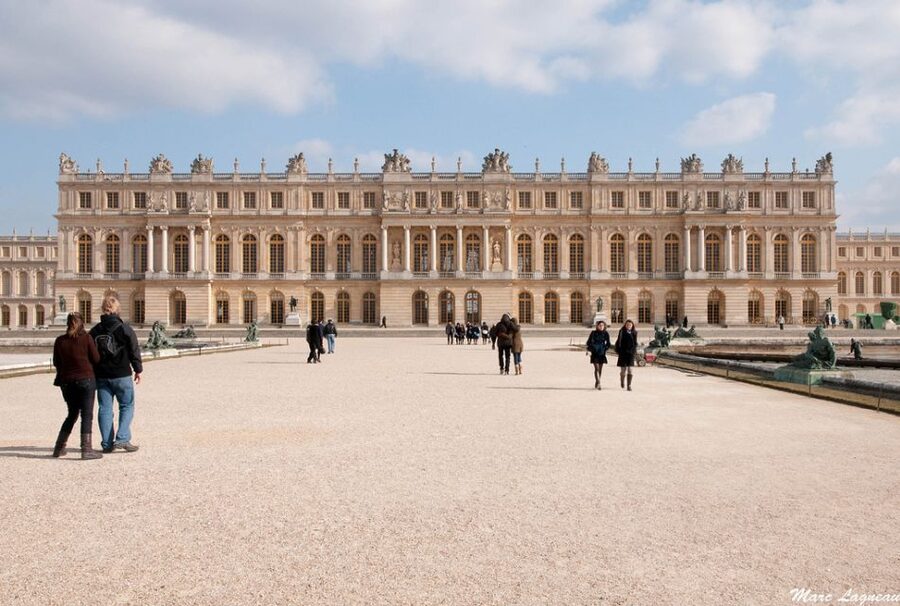 Palace of Versailles Guided Afternoon Tour from Paris - Hall of Mirrors: why the guide’s perspective changes the room