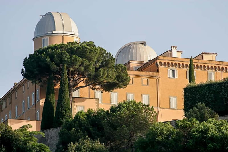 Papal Palace and Secret Garden Ticket and Audio Guide - Castel Gandolfo sets the mood before you even enter