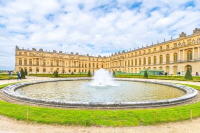 Paris: Versailles Palace with Gardens and Estate Entrance Ticket - The palace route: where the crowds form and how to enjoy it anyway