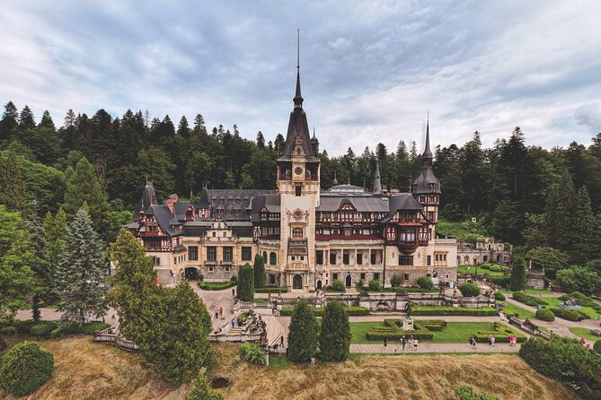 Peles Castle, Bran Castle & Rasnov Fort. Private Tour from Brasov - The big idea: private castles with a guide who connects the dots