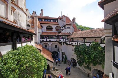 Peles Castle, Dracula's Castle and Medieval Town of Brasov in one day - Peleș Castle: plan around the time-slot and the crowds