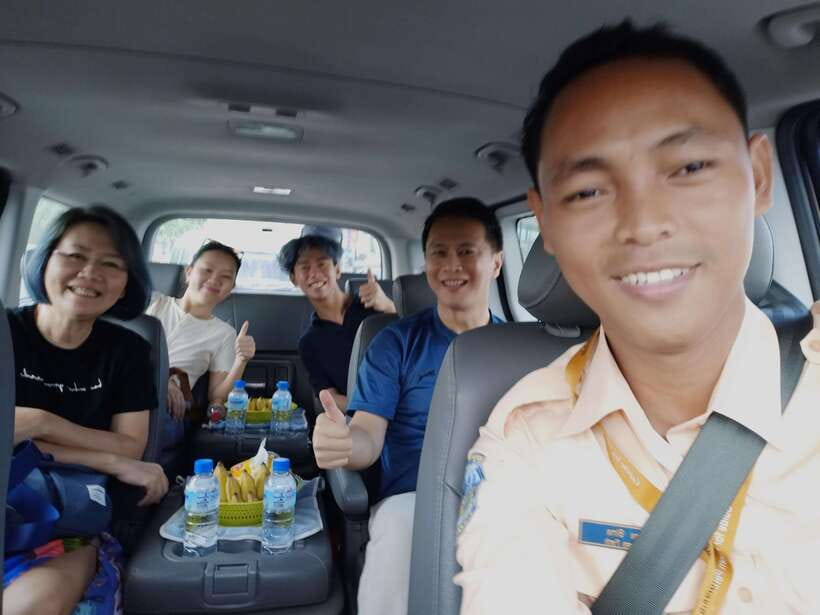 Phnom Penh: Royal Palace, S21, Killing Fields & More Tour - Lunch Stop, Cold Drinks, and How the Timing Actually Feels