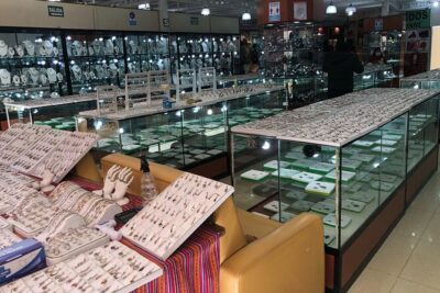 Pisac Indian Market and Ollantaytambo Fortress with Lunch - Guides, pace, and why names like Adriel and Frank pop up