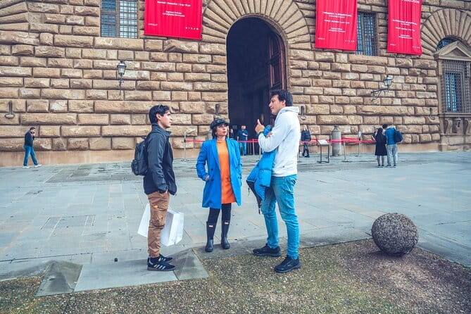 Pitti Palace and Palatine Gallery: A Royal Art and History Tour - Stop 1: Palazzo Pitti rooms that set the Medici story fast