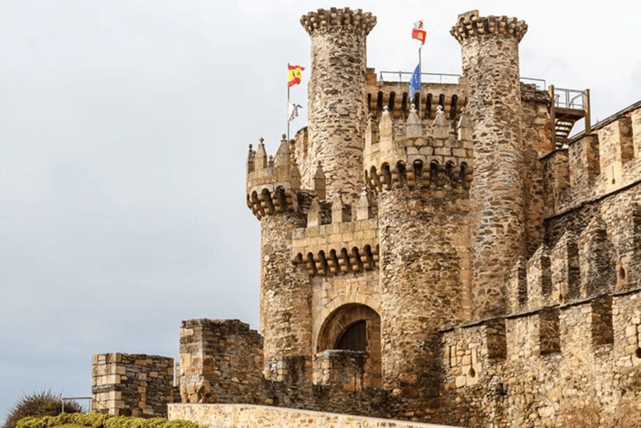 Ponferrada: Castle of the Templars Entry and Guided Tour - Inside the Castle: Walking Where the Story Lives
