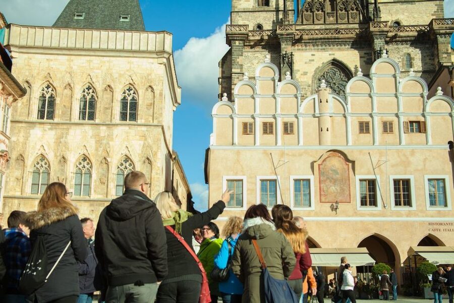 Prague: 3-Hour Old Town and Prague Castle Tour in German - Old Town Hall and the Astronomical Clock: More Than a Photo Stop