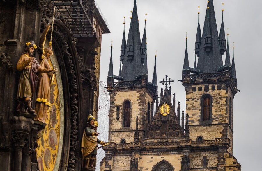 Prague: 3-Hour Walking Tour of Old Town & Prague Castle - Get Prague Guide meetup: a smooth start at the right address