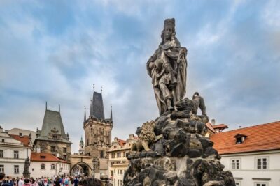 Prague: 3-Hour Walking Tour of Old Town & Prague Castle - Old Town Square + Astronomical Clock legends: the best way to make Prague make sense