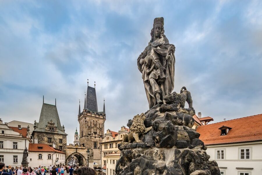 Prague: 3-Hour Walking Tour of Old Town & Prague Castle - Old Town Square + Astronomical Clock legends: the best way to make Prague make sense